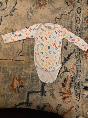 Copper Pearl Long-Sleeve Alphabet Print Baby One-Piece - Multicolor